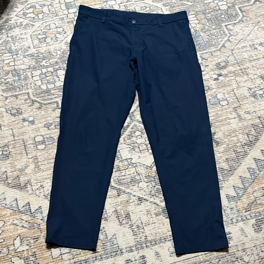 Lululemon Commission Classic fit pant. Size 36